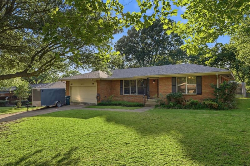 1411 Robin Drive, Sherman TX 75092 - Photo 3