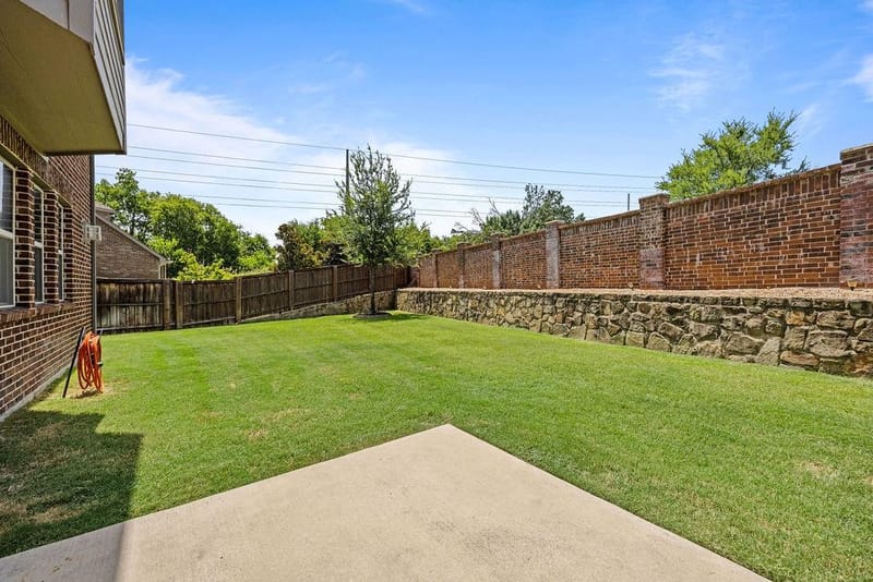 3524 Hathaway Court, Irving TX 75062 - Photo 2