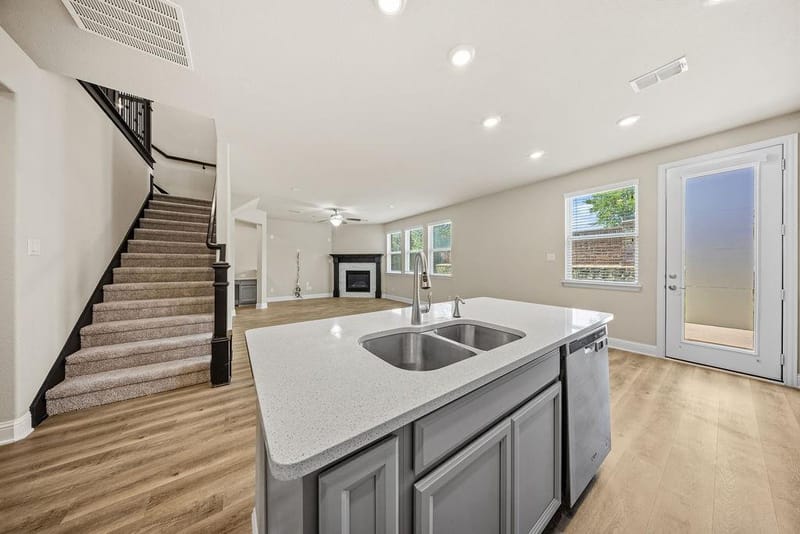 3524 Hathaway Court, Irving TX 75062 - Photo 6