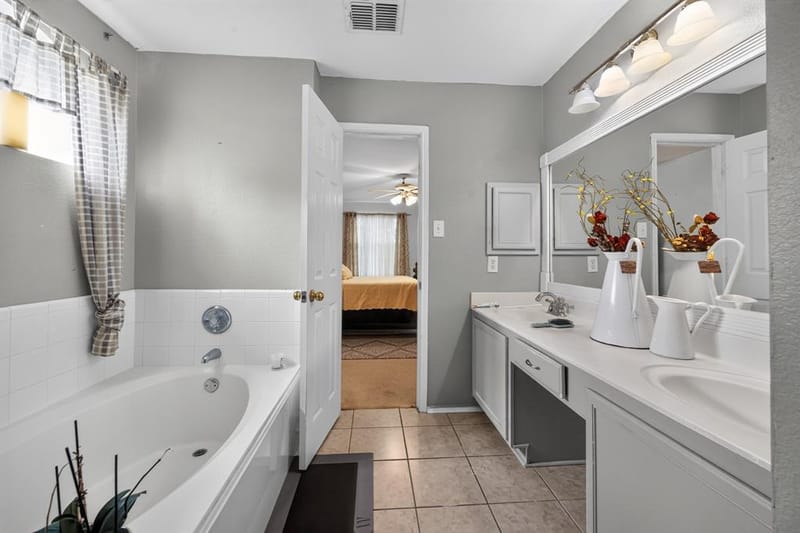 10610 Gleneagles Lane, Rowlett TX 75089 - Photo 9