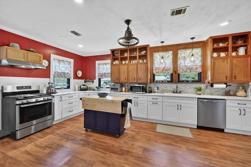 801 S Hall Street, Ennis TX 75119