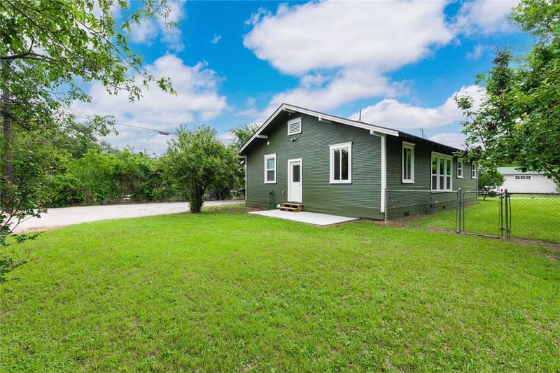 709 Avenue H, Brownwood TX 76801 - Photo 27