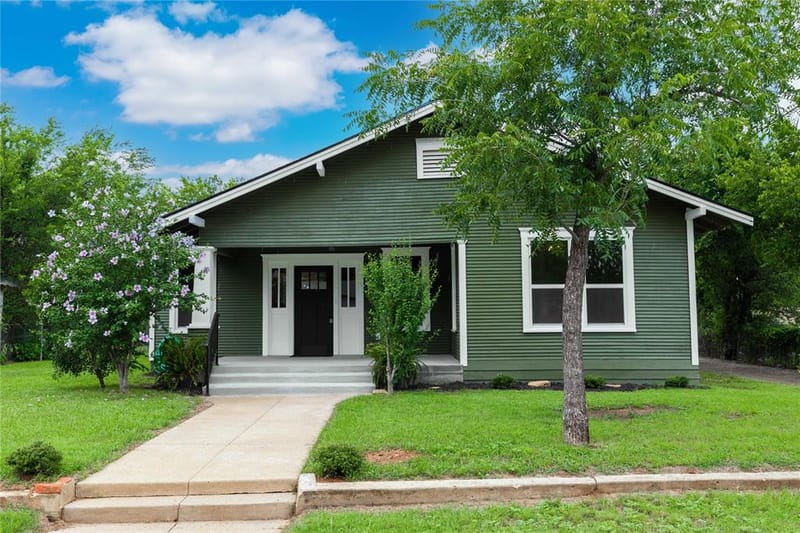 709 Avenue H, Brownwood TX 76801 - Photo 2