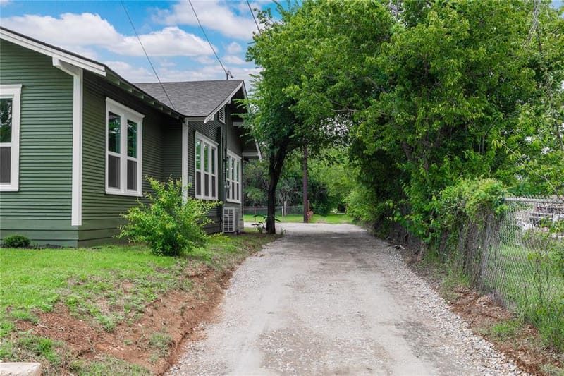 709 Avenue H, Brownwood TX 76801 - Photo 22