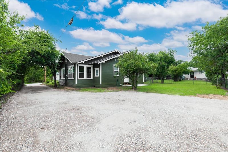 709 Avenue H, Brownwood TX 76801 - Photo 29