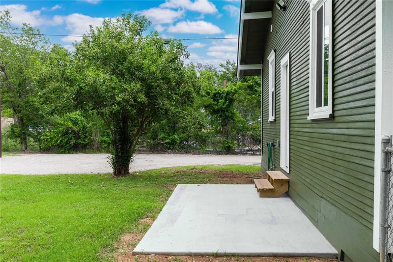 709 Avenue H, Brownwood TX 76801 - Photo 25