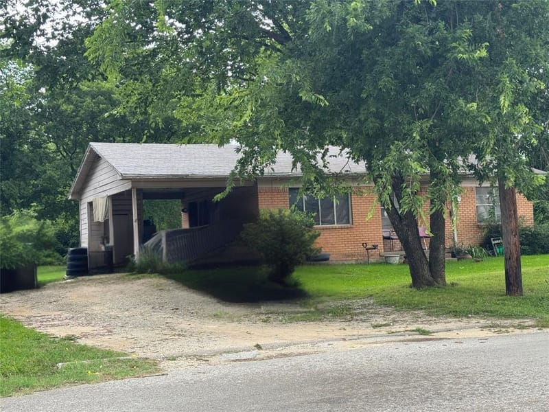 204 W End Street, Terrell TX 75160 - Photo 2