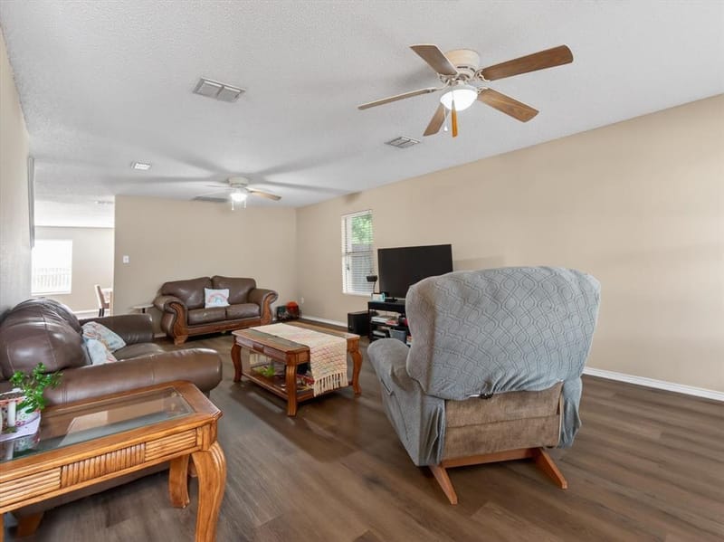 2405 Chestnut Drive, Little Elm TX 75068 - Photo 2