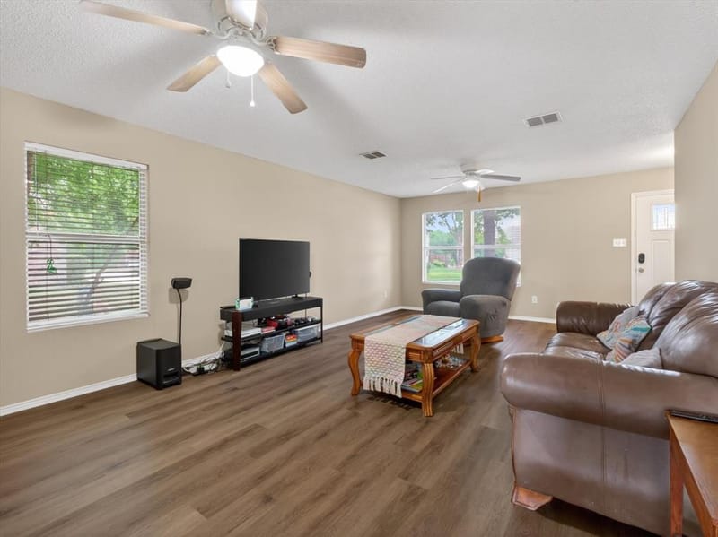 2405 Chestnut Drive, Little Elm TX 75068 - Photo 4