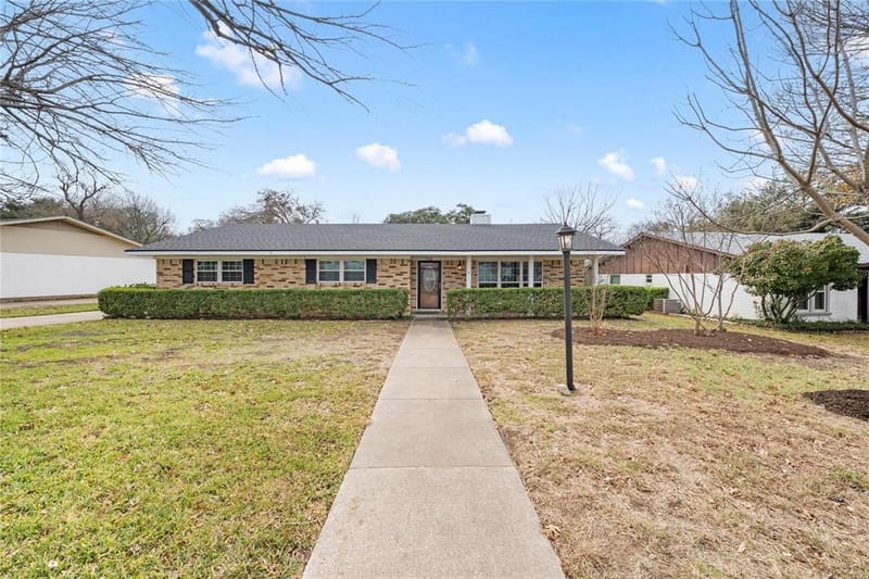 740 Wedgewood Drive, Woodway TX 76712 - Photo 2