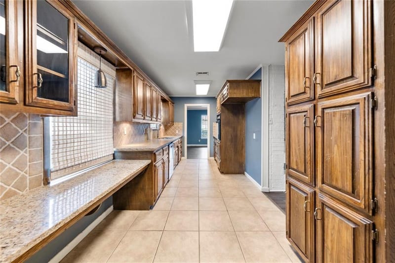 740 Wedgewood Drive, Woodway TX 76712 - Photo 6