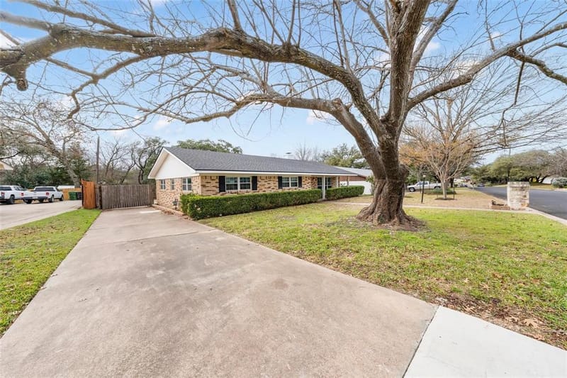 740 Wedgewood Drive, Woodway TX 76712 - Photo 4