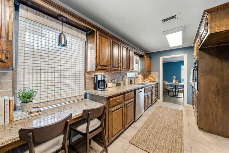 740 Wedgewood Drive, Woodway TX 76712 - Photo 8