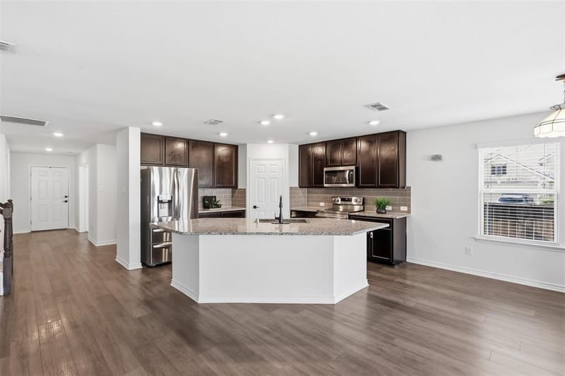 10201 Fox Grove Court, Fort Worth TX 76131 - Photo 7