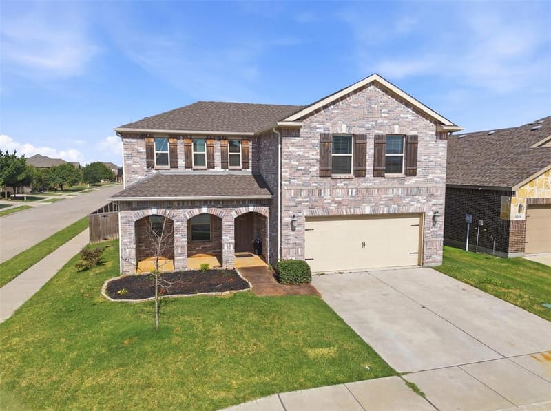 10201 Fox Grove Court, Fort Worth TX 76131