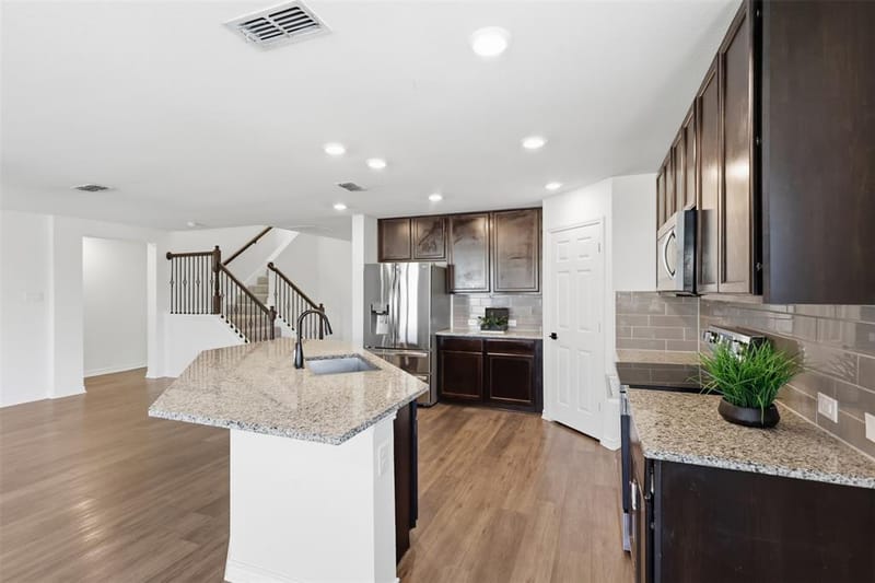 10201 Fox Grove Court, Fort Worth TX 76131 - Photo 8