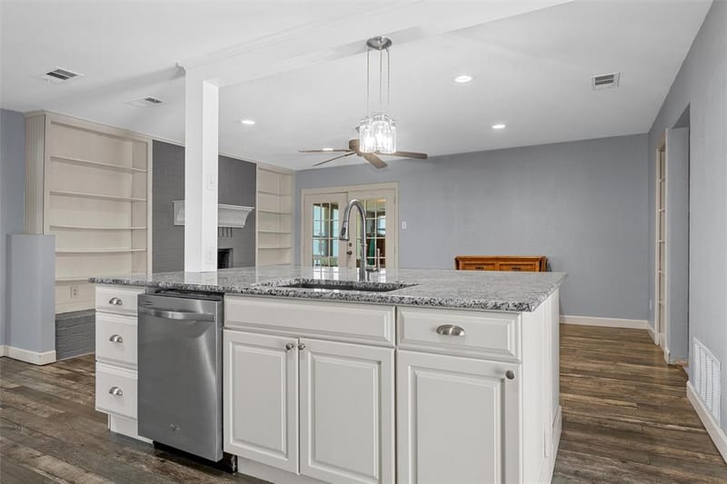 605 N Roberts Street, West TX 76691 - Photo 10