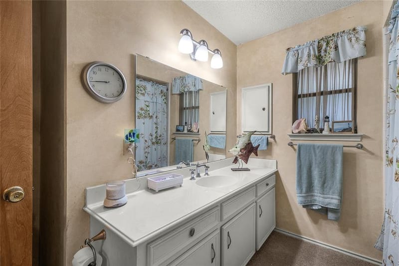 1455 Warrington Court, Fort Worth TX 76112 - Photo 35