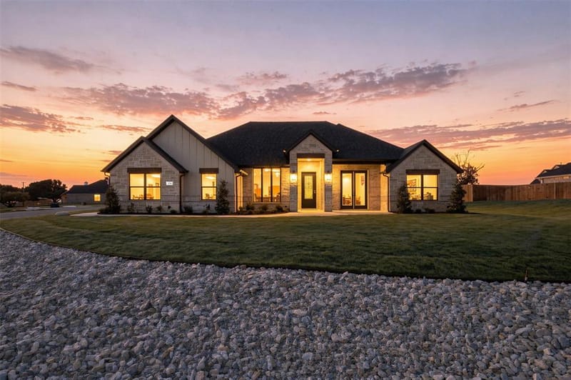 2148 Middlewood Circle, Granbury TX 76049 - Photo 4