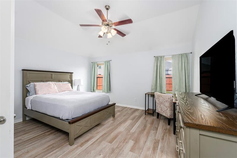 5505 Thunder Bay Drive, Fort Worth TX 76119 - Photo 16