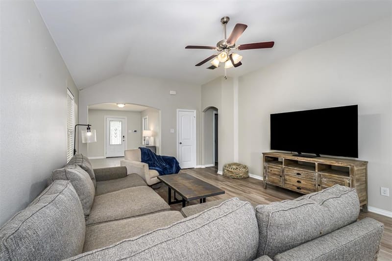5505 Thunder Bay Drive, Fort Worth TX 76119 - Photo 15