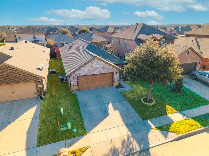 5505 Thunder Bay Drive, Fort Worth TX 76119 - Photo 4