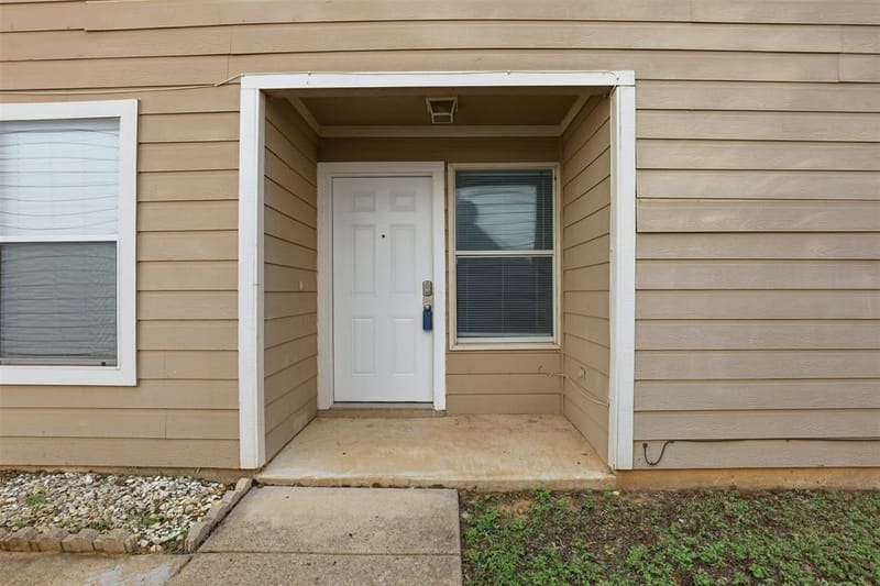 1452 Pine Lane, Fort Worth TX 76140 - Photo 6