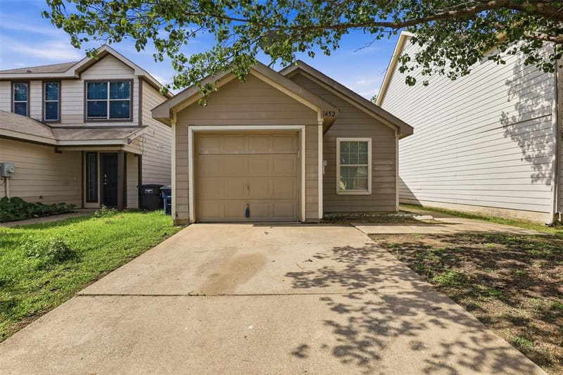 1452 Pine Lane, Fort Worth TX 76140