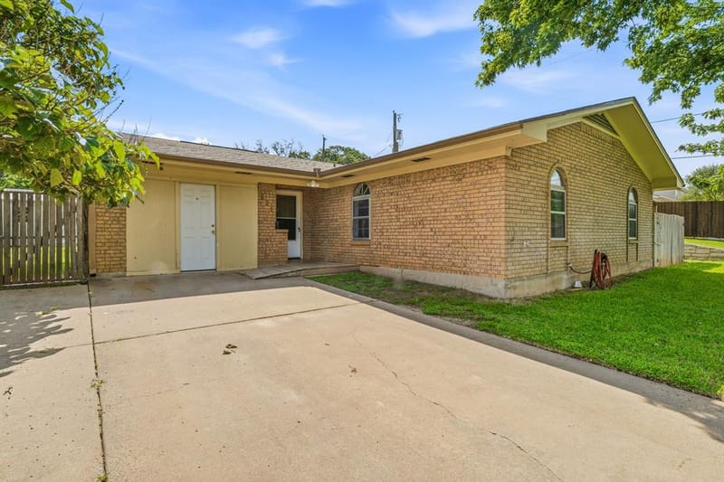 231 Choctaw Drive, Stephenville TX 76401 - Photo 3