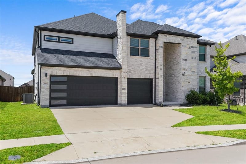 302 Coyote Creek Drive, Lavon TX 75166 - Photo 3