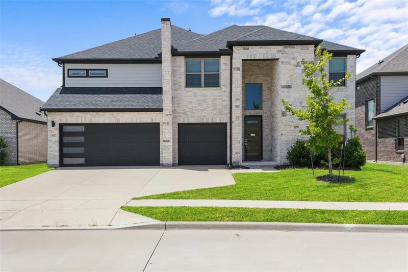 302 Coyote Creek Drive, Lavon TX 75166