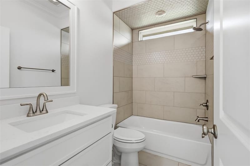 2120 Middlewood Circle, Granbury TX 76049 - Photo 33