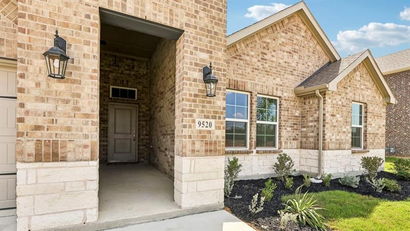 9520 Bently Boulevard, Aubrey TX 76227 - Photo 4