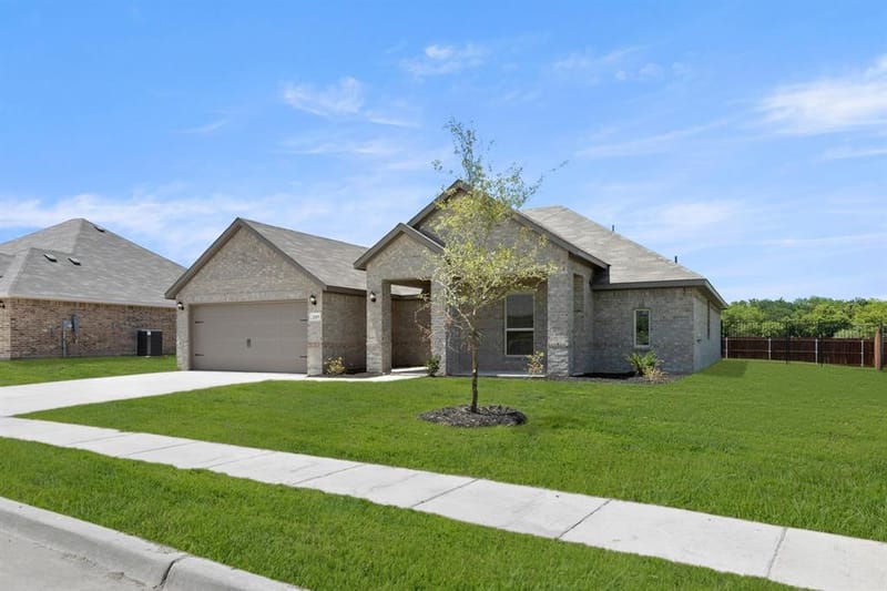 2609 River Bank Drive, Burleson TX 76028 - Photo 2