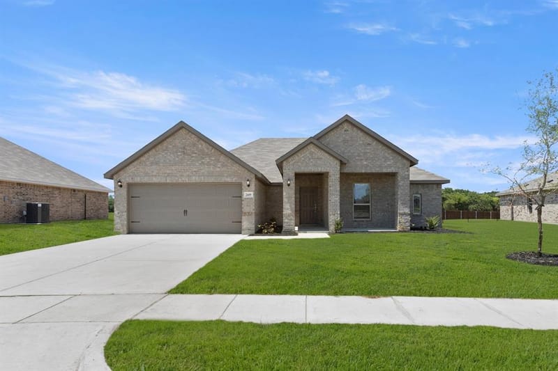 2609 River Bank Drive, Burleson TX 76028
