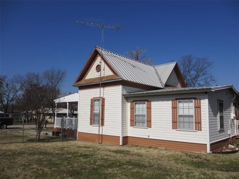 608 N Colorado Street, Whitney TX 76692 - Photo 3