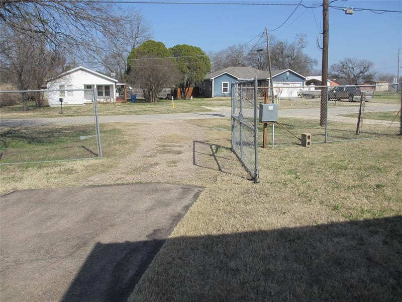 608 N Colorado Street, Whitney TX 76692 - Photo 11