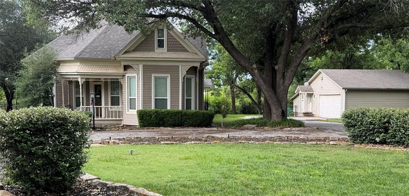 445 W Belknap Street, Jacksboro TX 76458 - Photo 6