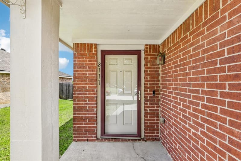 8111 Macgregor Drive, Arlington TX 76002 - Photo 6