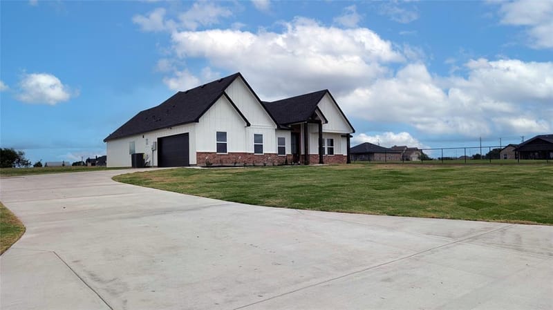 3296 Escobar Circle, Greenville TX 75401 - Photo 2