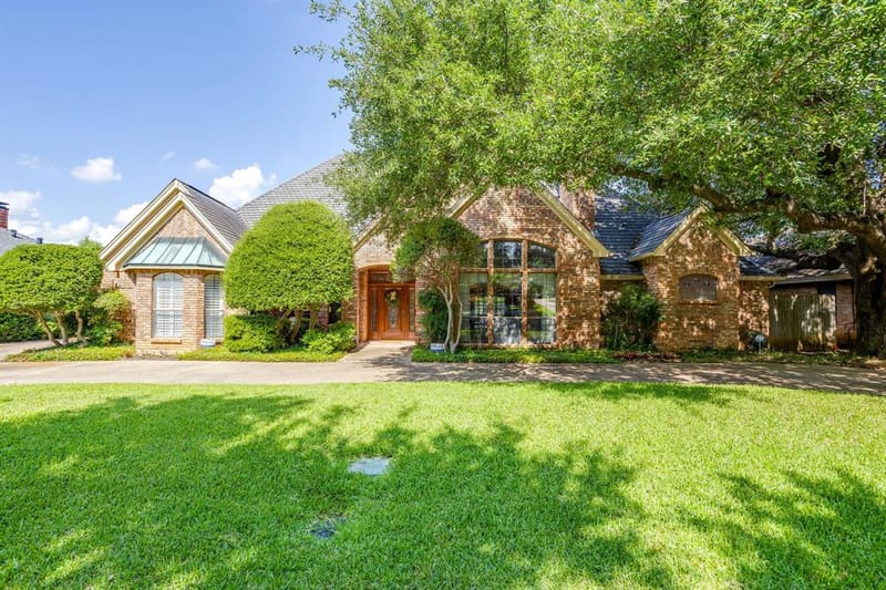 2006 Lake Country Drive, Arlington TX 76012