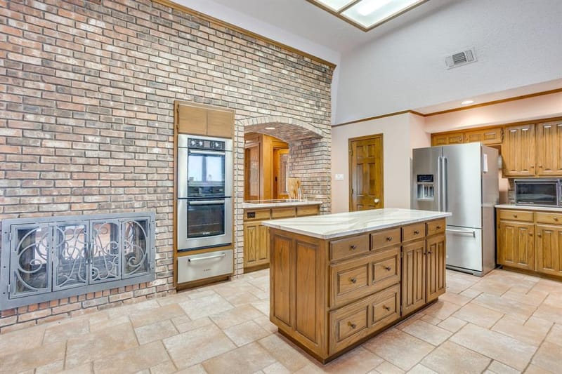 2006 Lake Country Drive, Arlington TX 76012 - Photo 9