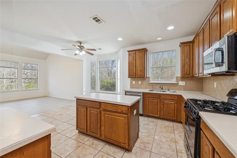 4921 Kingfisher Lane, Mesquite TX 75181 - Photo 6
