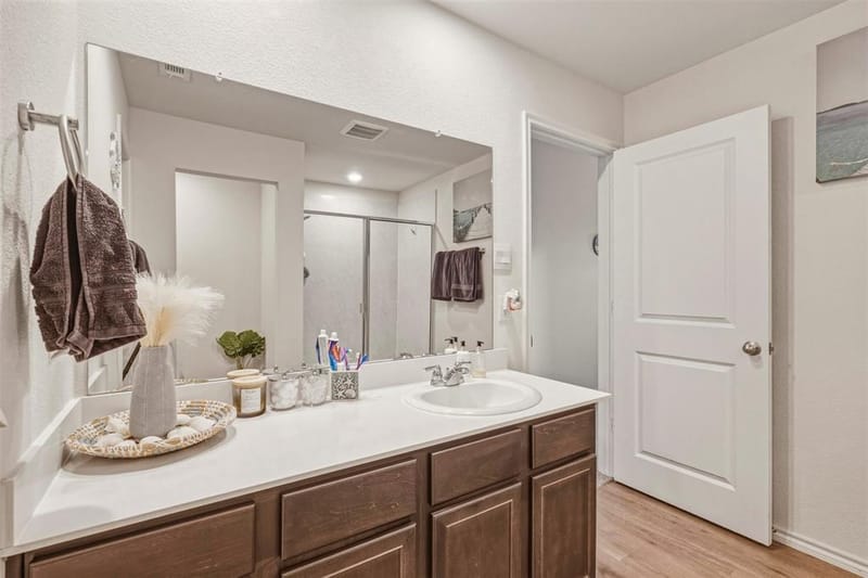 1210 Grand View Drive, Ennis TX 75119 - Photo 18