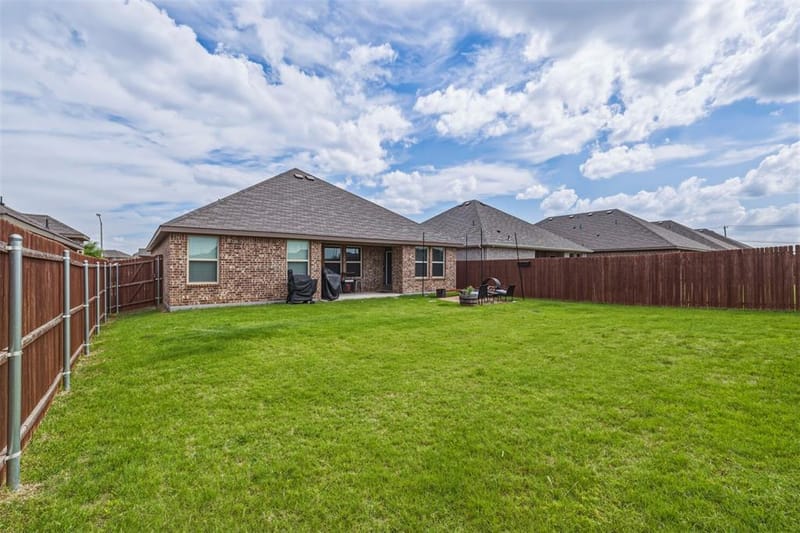 1210 Grand View Drive, Ennis TX 75119 - Photo 31