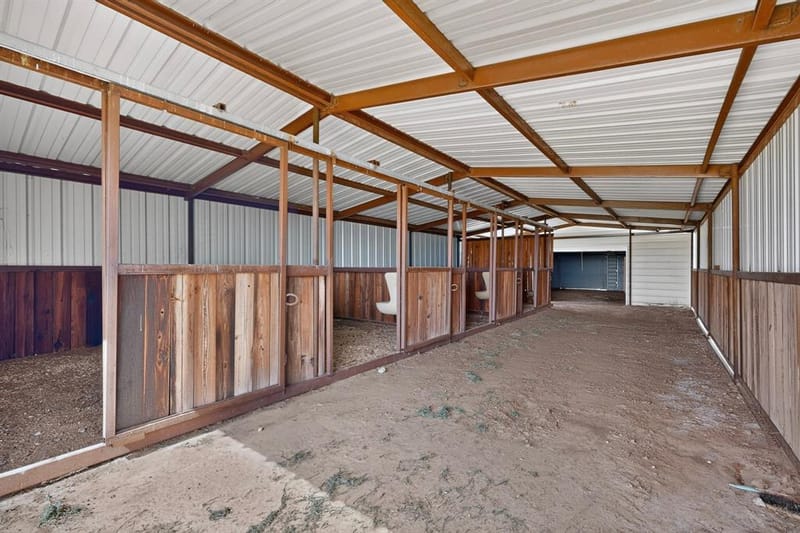 186 County Road 4430, Rhome TX 76078 - Photo 38