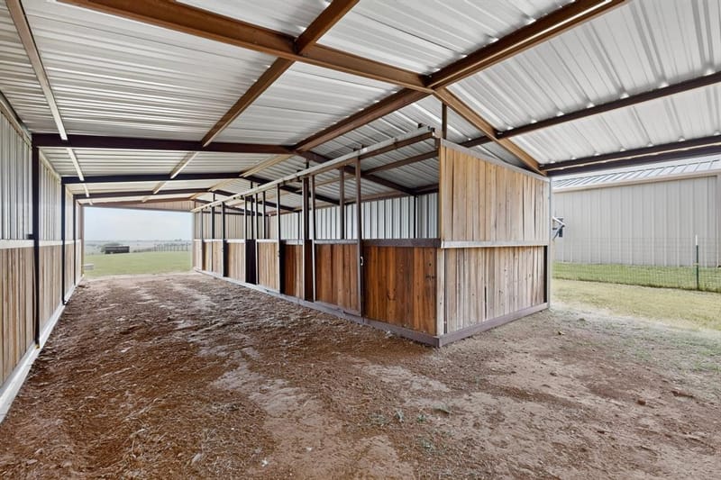 186 County Road 4430, Rhome TX 76078 - Photo 37