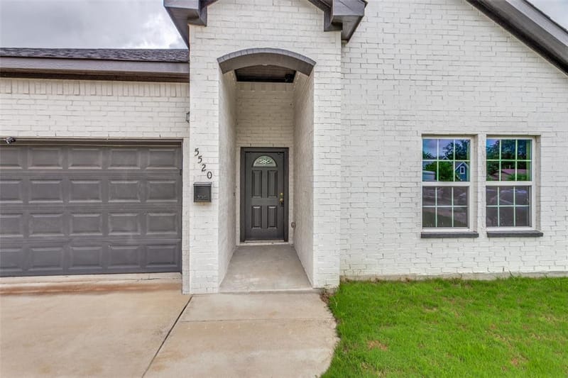 5520 Goodman Avenue, Fort Worth TX 76107 - Photo 3