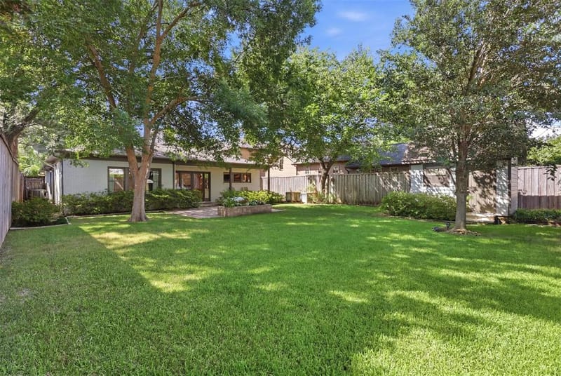 4329 Taos Road, Dallas TX 75209 - Photo 2