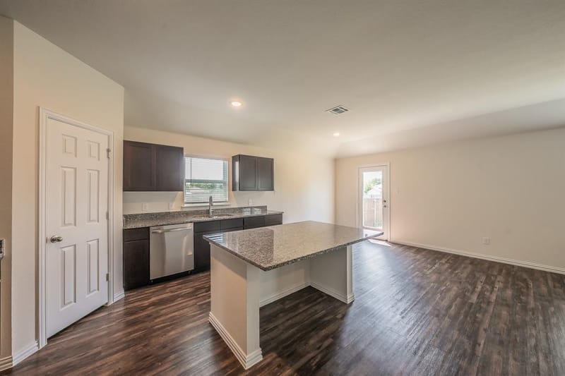 433 Rose Avenue, Cleburne TX 76033 - Photo 10